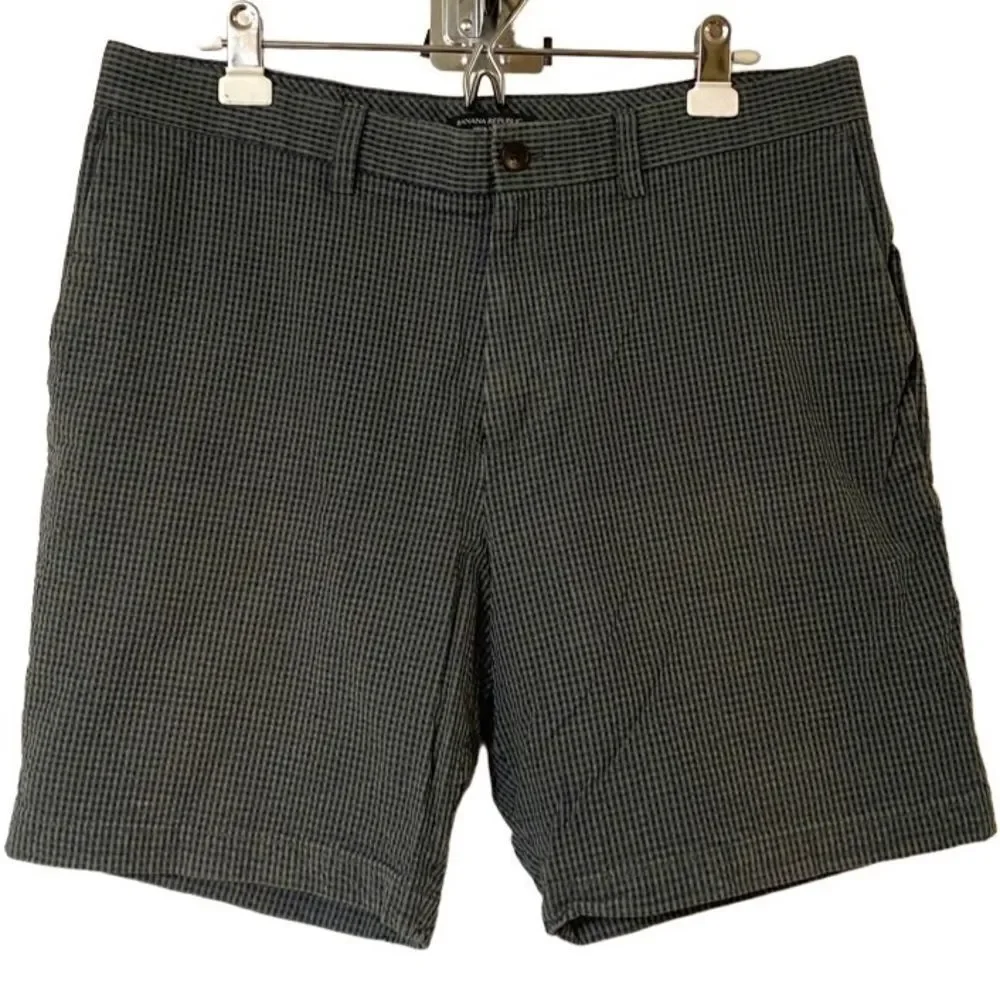 Banana Republic Men’s Green Checkered Aiden Shorts Sz 36